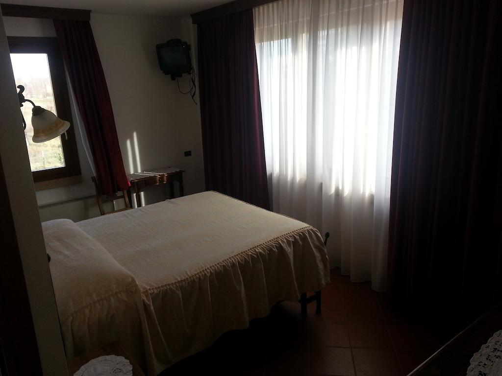 Agriturismo Corte Trincerone Μάντοβα Δωμάτιο φωτογραφία